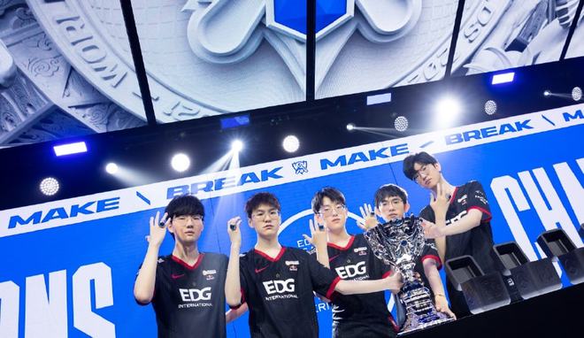 足球盛宴中 足球盛宴中