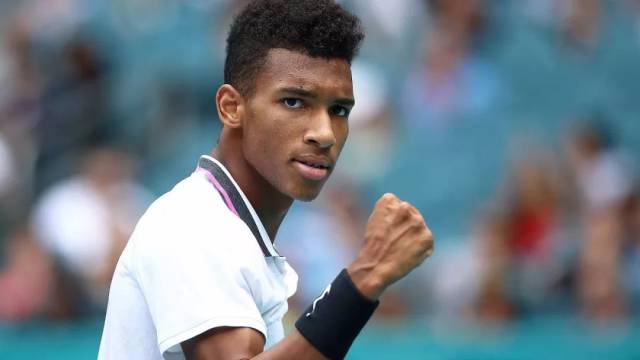 他在巴黎的 他在巴黎的